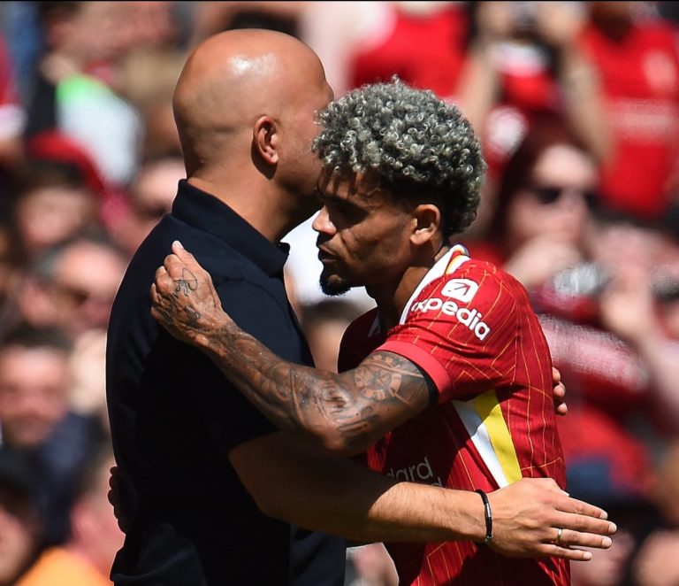 Slot lamenta la salida de Luis Díaz: “Siempre tenía una sonrisa en la cara”