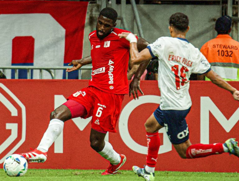 América consigue un empate valioso en su visita a Bahía