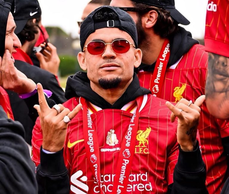 Liverpool rechaza acercamiento del Bayern por Luis Díaz