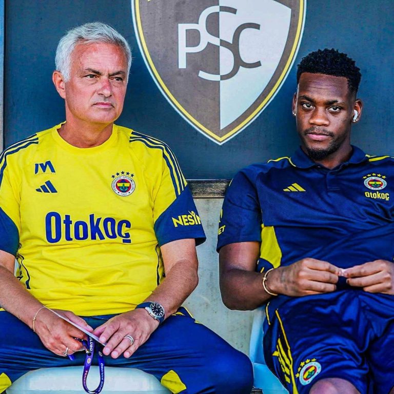 John Durán se quedó sin técnico. Destituido Mourinho del Fenerbahce