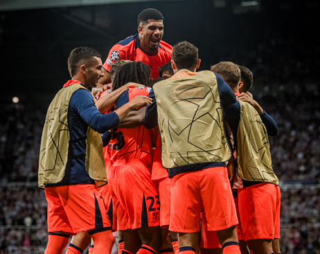 Barcelona y City comienzan con victoria su camino en la Champions League