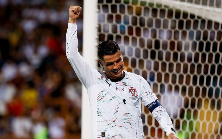 Cristiano Ronaldo marcó doblete y sigue rumbo a los 1000 goles