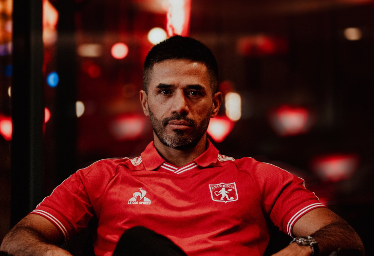América de Cali conmemoró tricampeonato con auténtica camiseta nueva