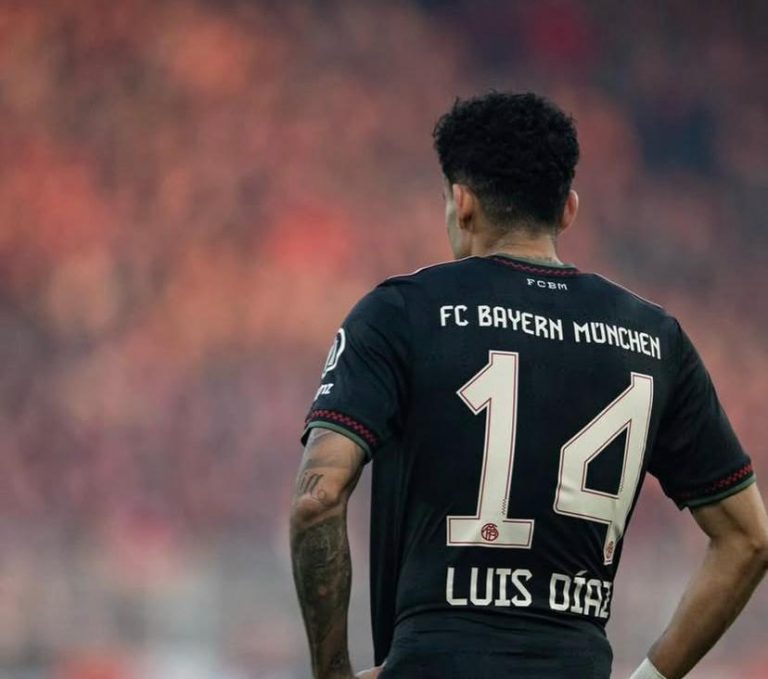 Defienden a Luis Díaz desde Inglaterra tras críticas en Alemania