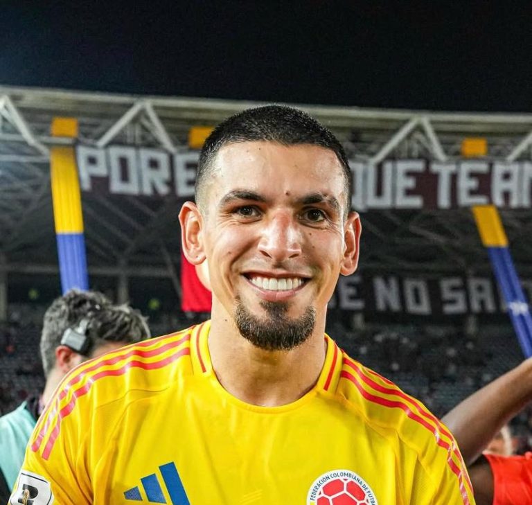 Daniel Muñoz deja la concentración de la Selección Colombia