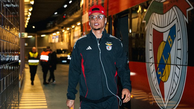 Richard Ríos sufrió una luxación de hombro y será baja en Benfica