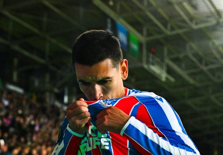 Daniel Muñoz regresó tras más de mes y medio de ausencia