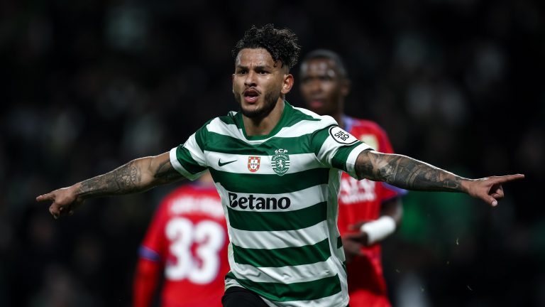 Suárez figura, triunfo del líder Arsenal y goleada del Real Madrid en Liga de Campeones