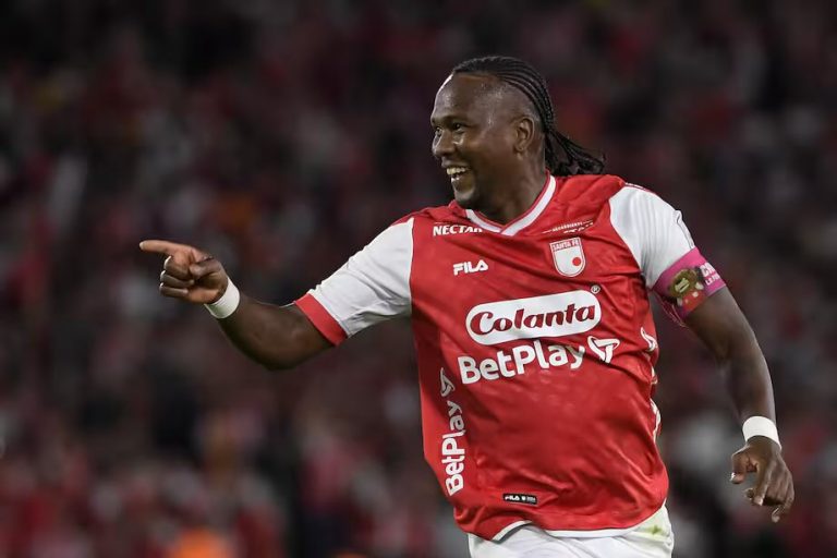 Hugo Rodallega fue elegido el mejor jugador del 2025 en Colombia