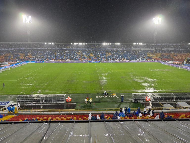 Millonarios carga contra la grama de El Campín: “Una vergüenza”