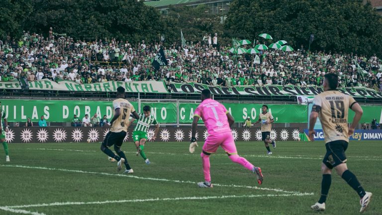 Nacional sufre con Águilas, pero remonta para quedarse con el triunfo