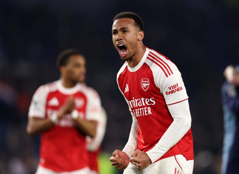 Arsenal acaricia el título de la Premier: venció al Brighton y Manchester City no pudo con Nottingham