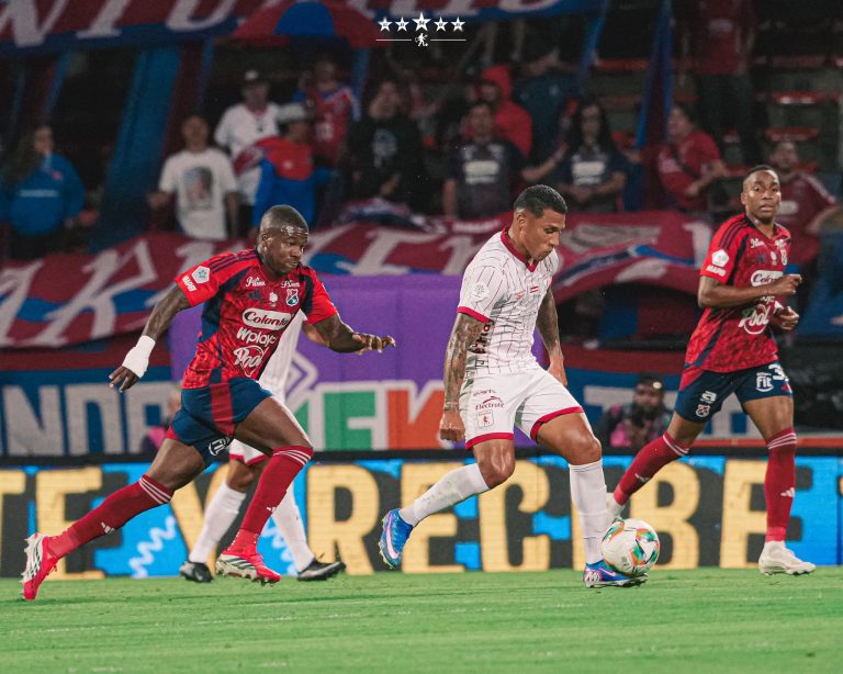 Independiente Medellín consigue un agónico triunfo sobre América en el Atanasio