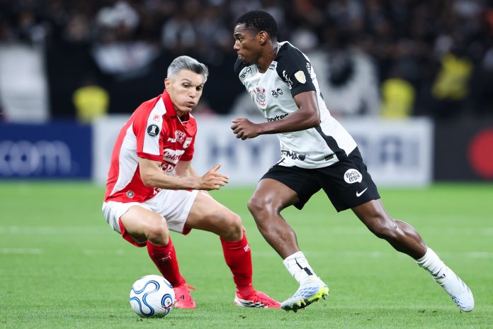 Corinthians v Santa Fe - Copa CONMEBOL Libertadores