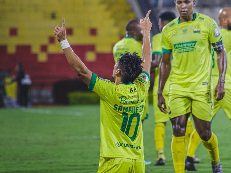 Bucaramanga vuelve al triunfo y se mete en los ocho