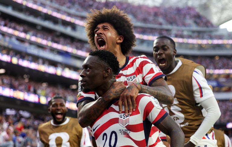 EE.UU. inicia el Mundial con triunfo contundente ante Paraguay