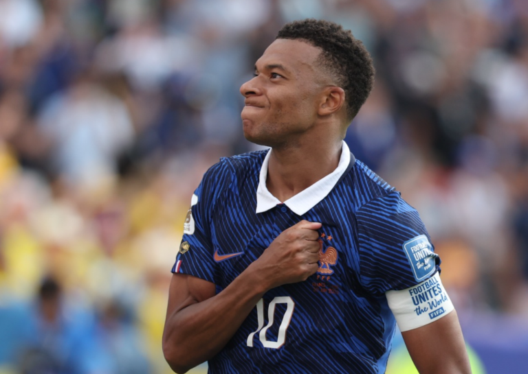 Mbappé comanda la goleada e histórica clasificación de Francia contea Suecia en el Mundial 2026