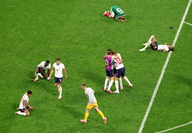 Con un Bellingham inspirado, Inglaterra eliminó a México en el Azteca y se mete a cuartos de final