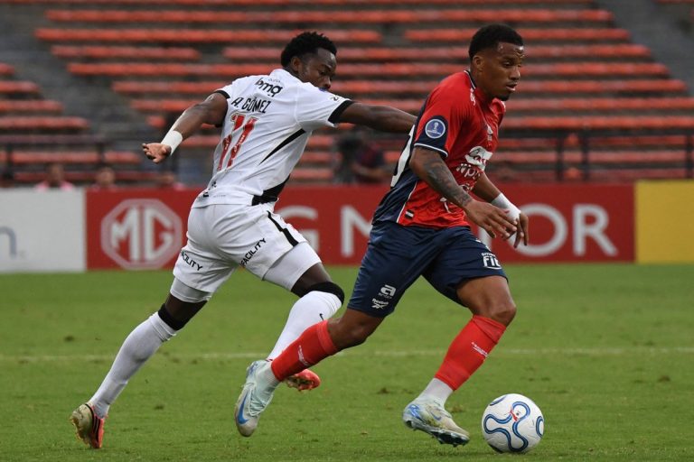 Sudamericana: Medellín no pasa del empate ante Vasco en el estreno de Amaranto