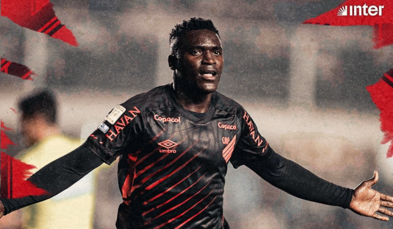 Doblete de Kevin Viveros para el triunfo de Athletico Paranaense sobre el Santos de Neymar